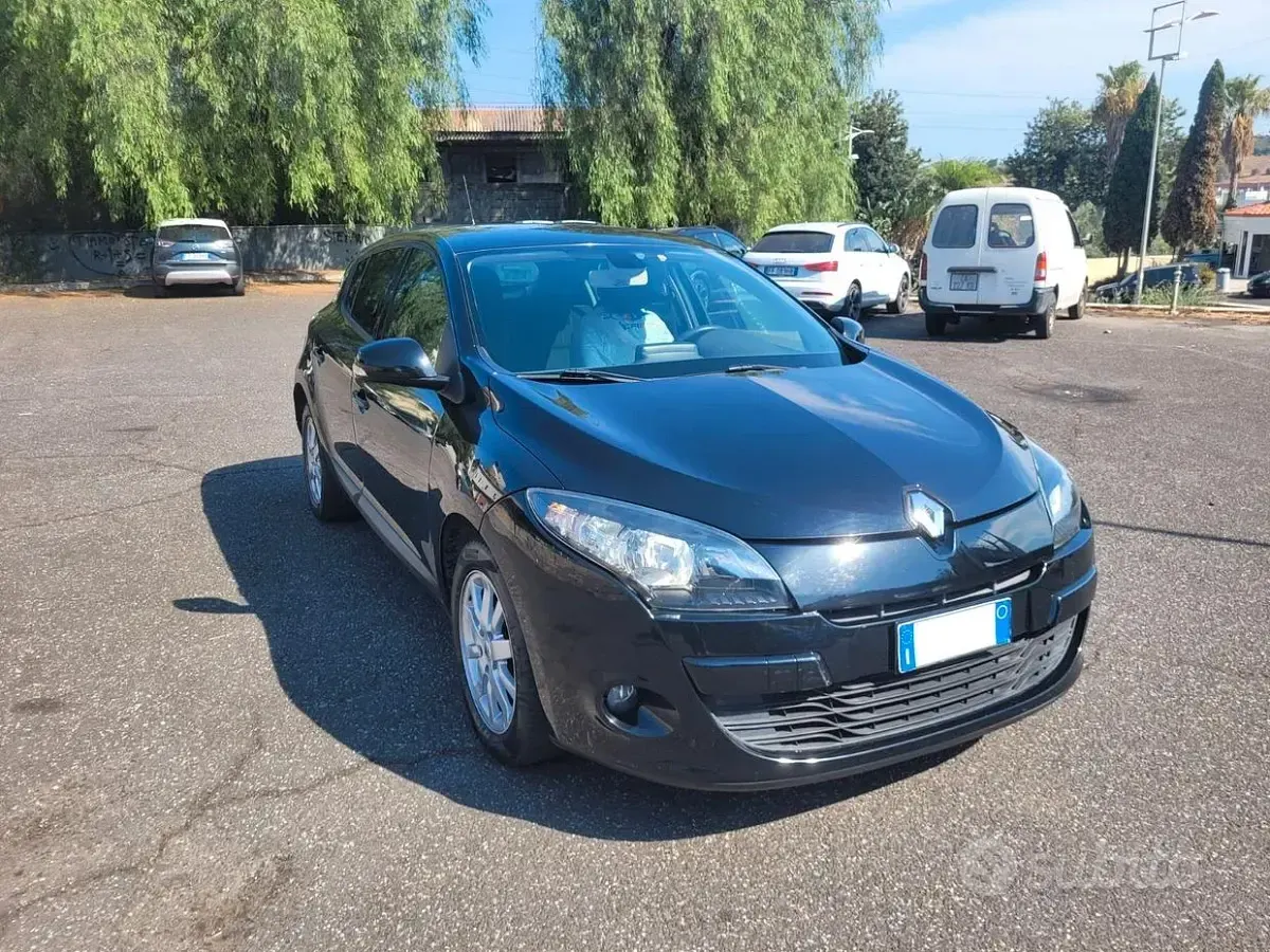 Usata Renault Mégane 90 CV (66 kW) 2012 Nero Berlina