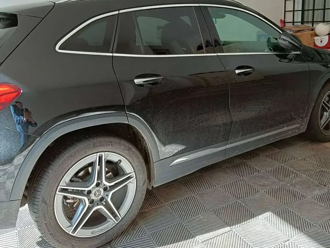 Usata Mercedes GLA180 Premium 116 CV (85 kW) 2023 Nero SUV