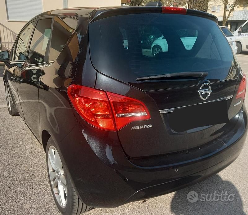 Usata Opel Meriva 95 CV (69 kW) 2017 Nero Monovolume