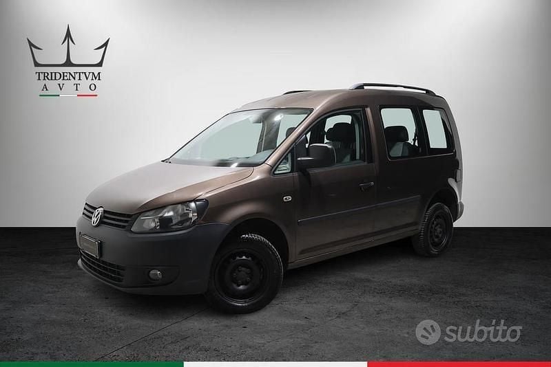 Usata VW Caddy Highline 110 CV (80 kW) 2012 Marrone Monovolume