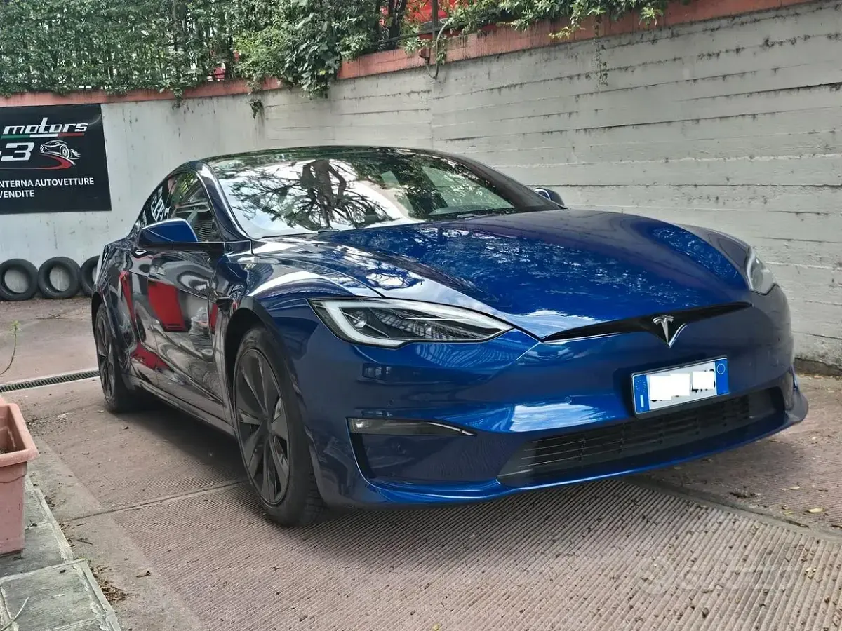 Usata Tesla Model S Long Range AWD 217 kW (296 CV) 2023 Blu/azzurro Utilitaria