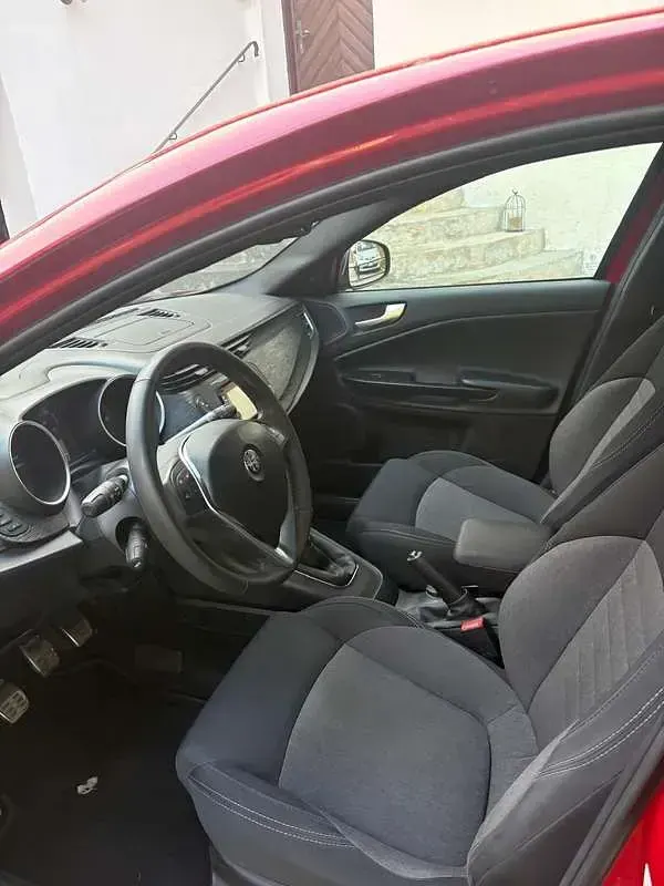 Usata Alfa Romeo Giulietta Super 120 CV (88 kW) 2019 Utilitaria