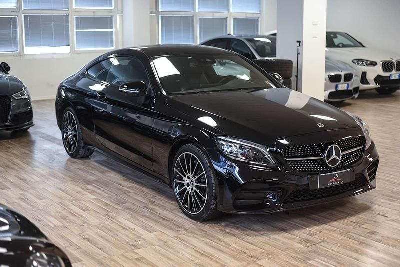 Usata Mercedes C220 Premium Plus 194 CV (142 kW) 2020 Nero Coupé