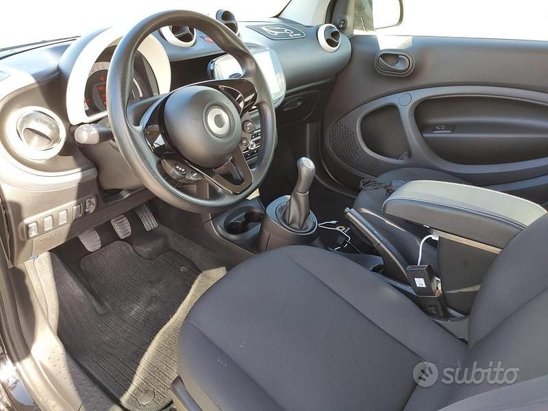 Usata Smart ForFour 75 CV (55 kW) 2015 Utilitaria