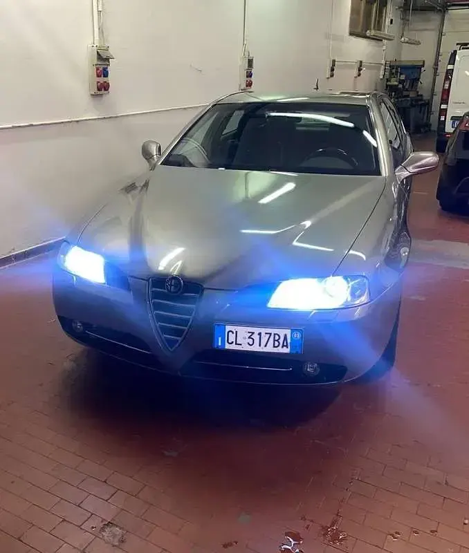 Usata Alfa Romeo 166 Impression 150 CV (110 kW) 2003 Grigio Berlina