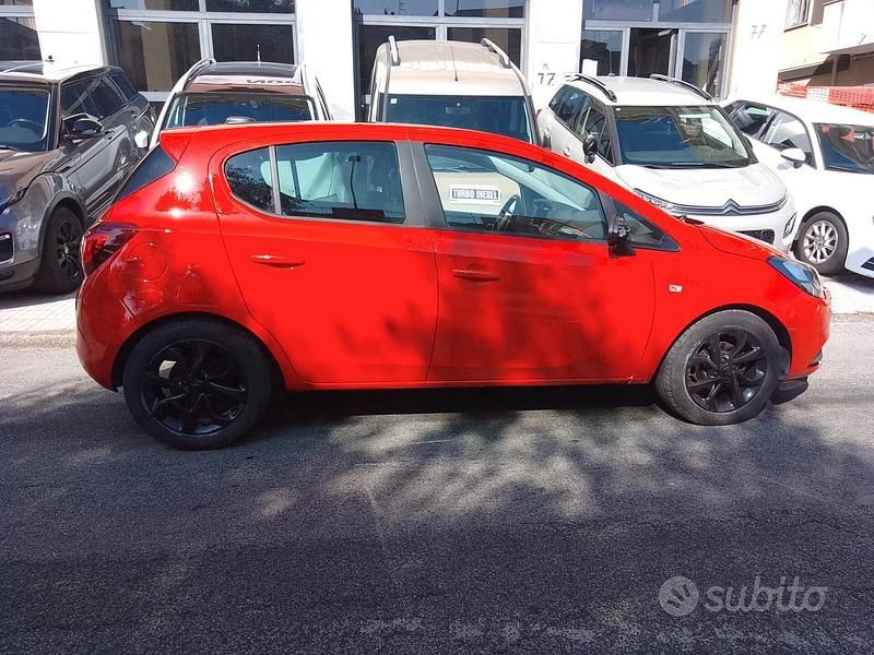 Usata Opel Corsa 69 CV (50 kW) 2017 Rosso Berlina