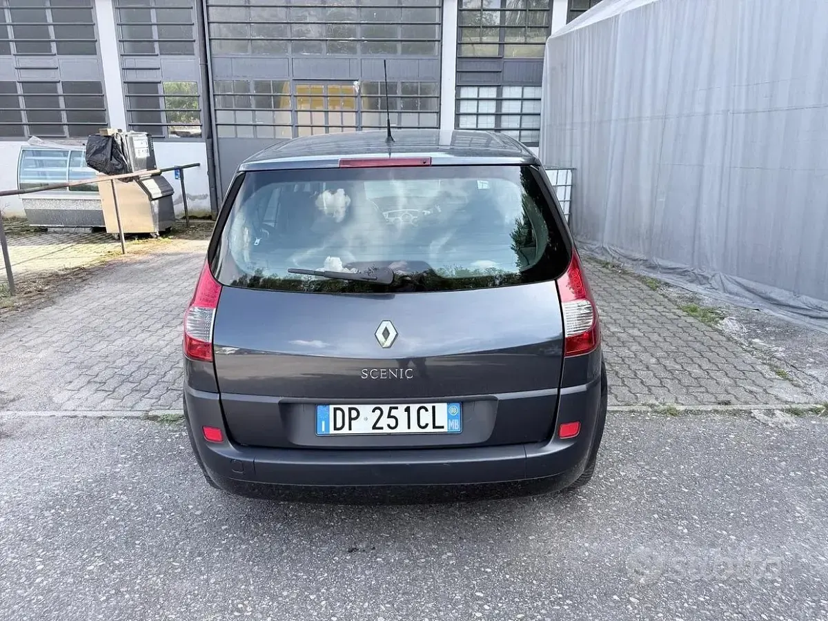 Usata Renault Scenic E-Tech 111 CV (81 kW) 2008 Grigio Monovolume