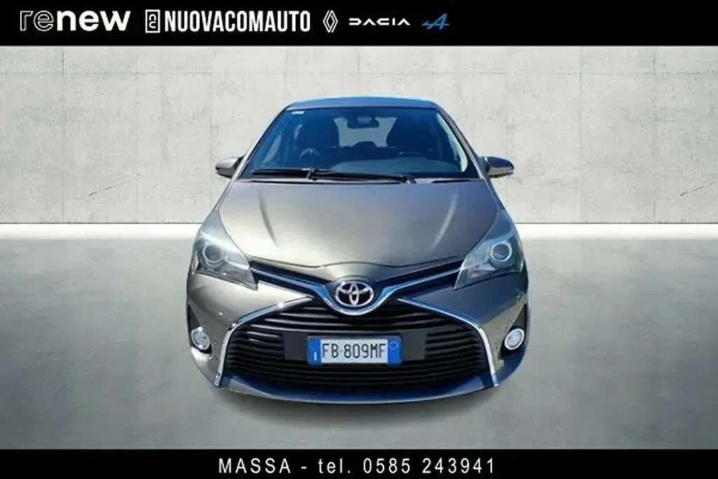 Usata Toyota Yaris Active 69 CV (50 kW) 2016 Grigio Berlina