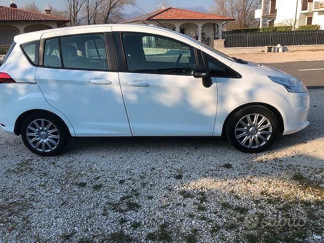 Usata Ford B-MAX 100 CV (73 kW) 2014 Bianco Monovolume