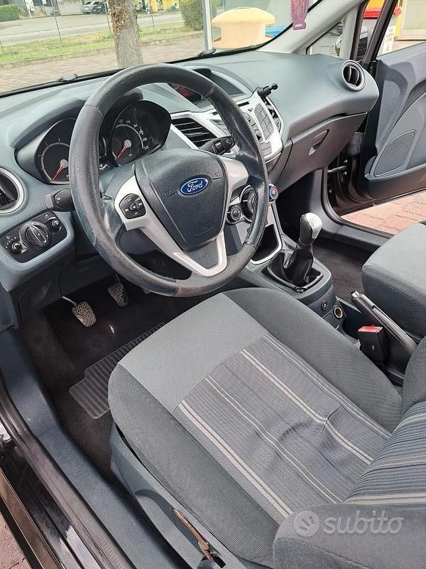 Usata Ford Fiesta 2010 Nero Utilitaria