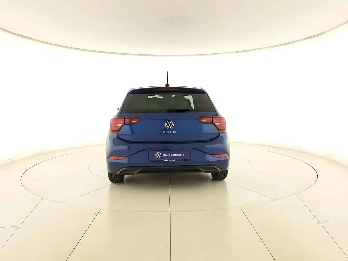 Usata VW Polo Life 95 CV (69 kW) 2023 Reef blue metallizzato Utilitaria