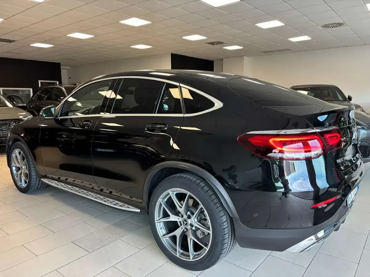 Usata Mercedes GLC300 Premium 194 CV (142 kW) 2023 Nero SUV