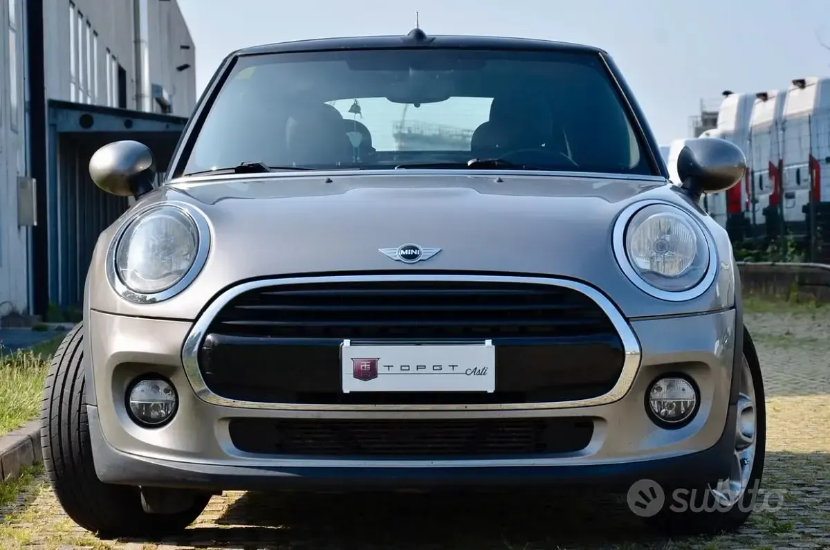 Usata Mini Cooper D 116 CV (85 kW) 2017 Grigio Utilitaria