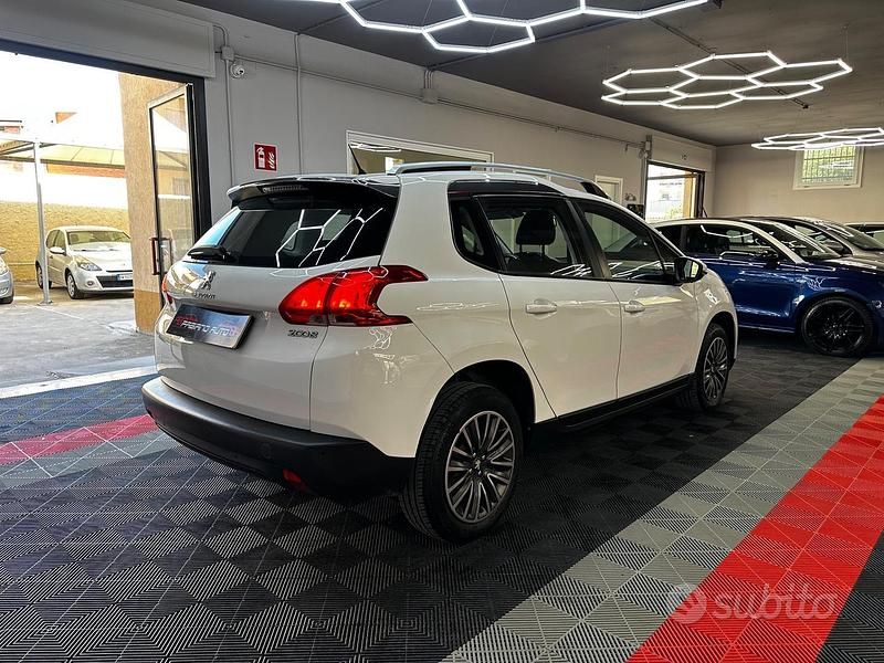 Gebraucht Peugeot 2008 92 PS (67 kW) 2015 Weiß SUV
