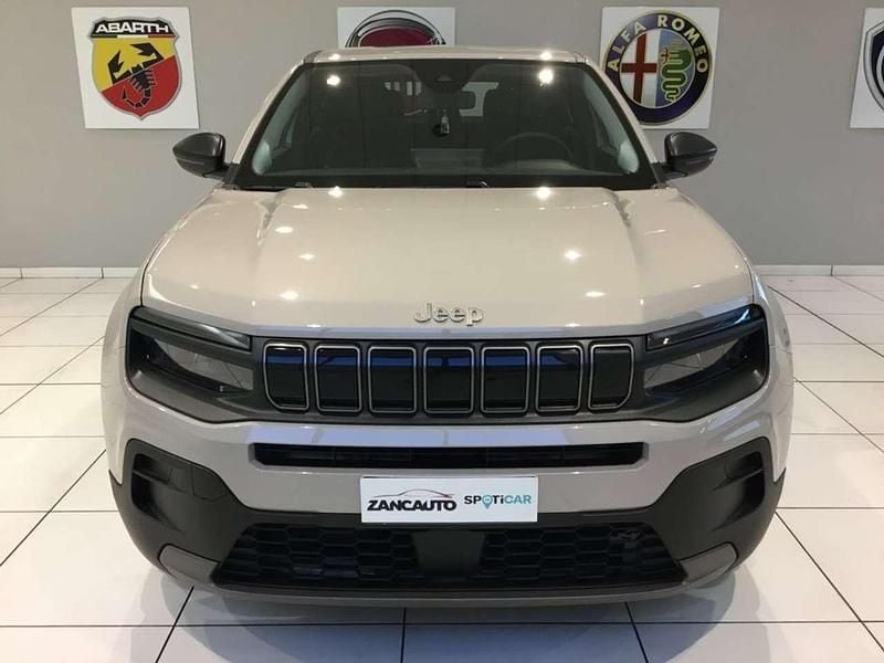 Nuova Jeep Avenger Longitude 101 CV (74 kW) 2025 Grigio SUV