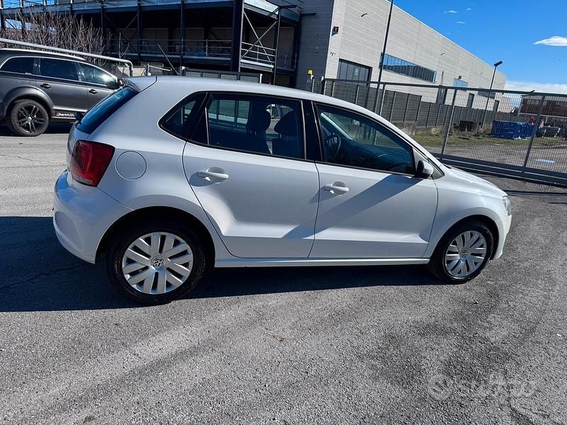 Usata VW Polo Comfortline 75 CV (55 kW) 2013 Bianco Utilitaria