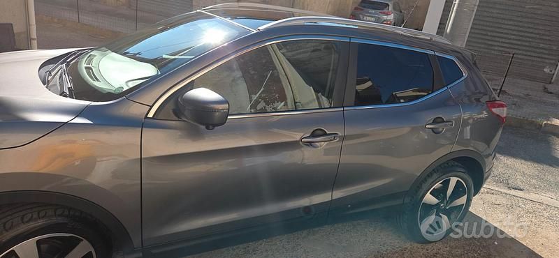 Usata Nissan Qashqai 115 CV (84 kW) 2016 Grigio SUV