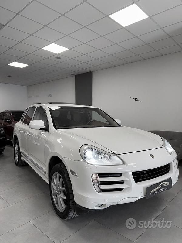 Usata Porsche Cayenne 239 CV (175 kW) 2010 Bianco SUV