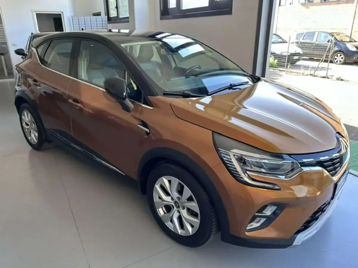 Usata Renault Captur Intens 95 CV (69 kW) 2020 Arancione SUV