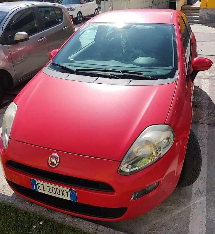 Usata Fiat Grande Punto 75 CV (55 kW) 2015 Rosso Utilitaria
