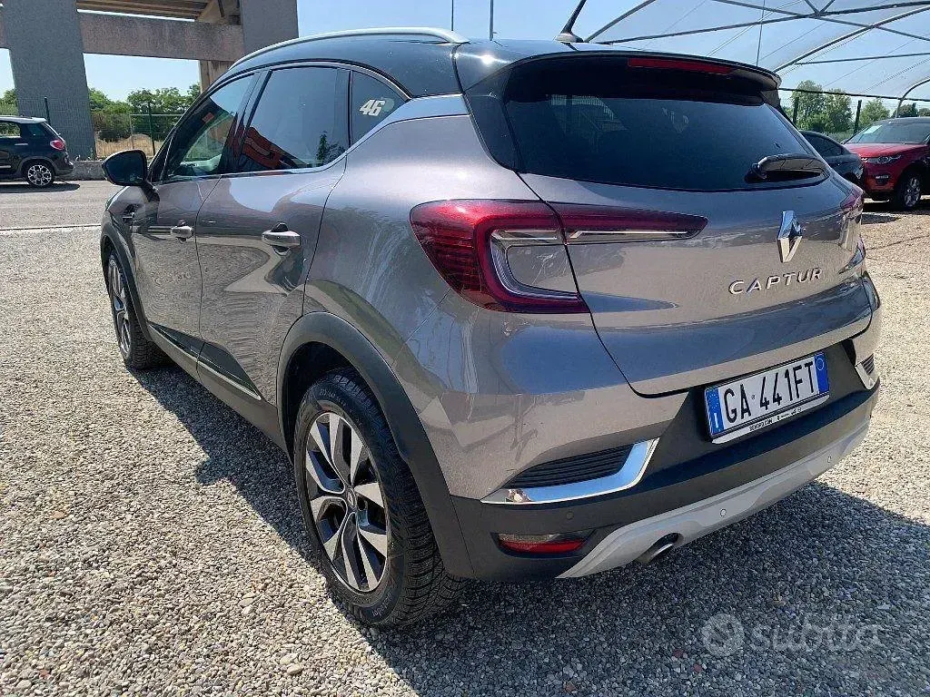 Usata Renault Captur Intens 101 CV (74 kW) 2020 Grigio SUV