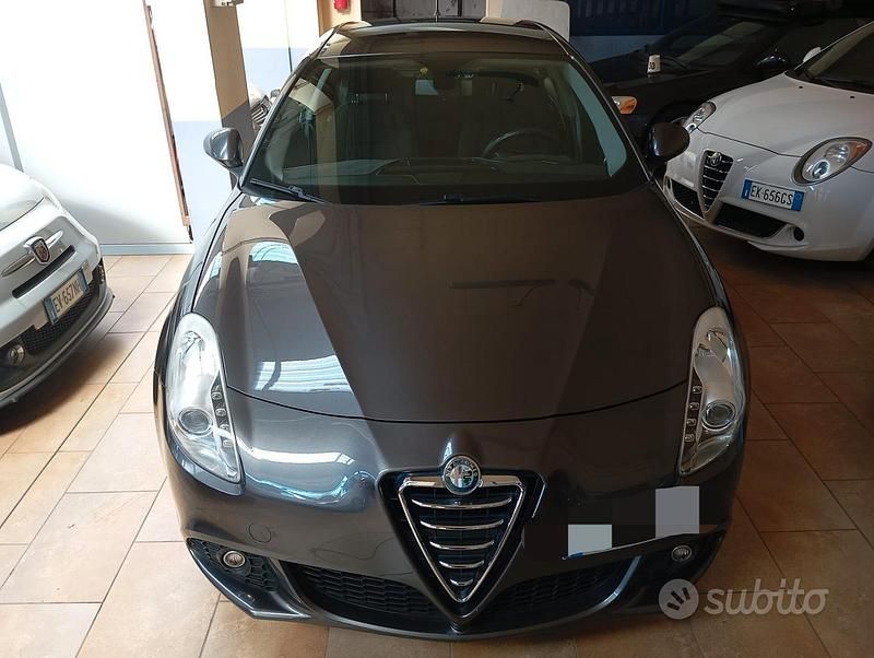 Usata Alfa Romeo Giulietta Business 105 CV (77 kW) 2013 Grigio Utilitaria