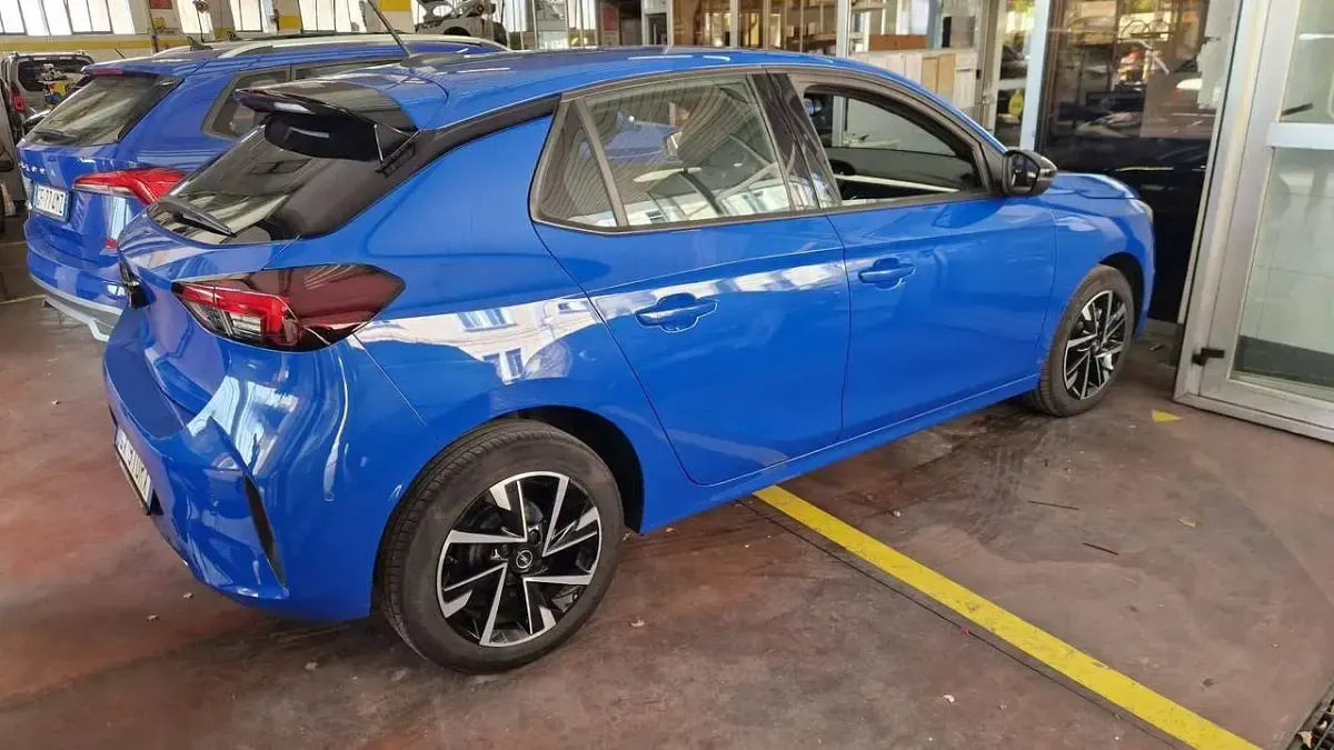 Usata Opel Corsa 101 CV (74 kW) 2025 Blu/azzurro Utilitaria