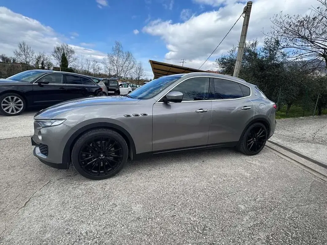 Usata Maserati Levante 430 CV (316 kW) 2016 Grigio SUV
