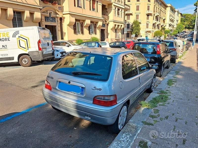 Usata Citroën Saxo 60 CV (44 kW) 2002 Grigio Utilitaria