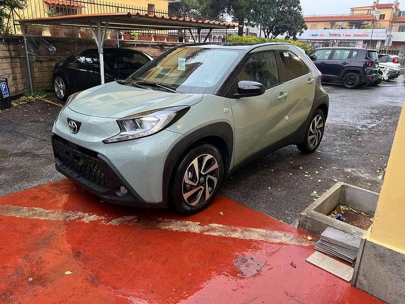 Nuova Toyota Aygo X Edition 72 CV (52 kW) 2025 Grigio SUV