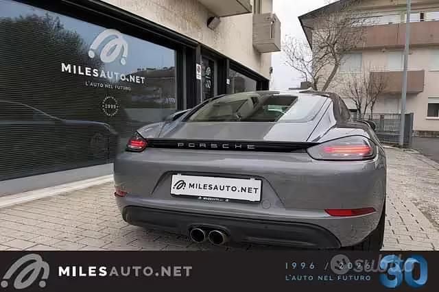 Usata Porsche 718 Cayman 299 CV (219 kW) 2018 Grigio Coupé