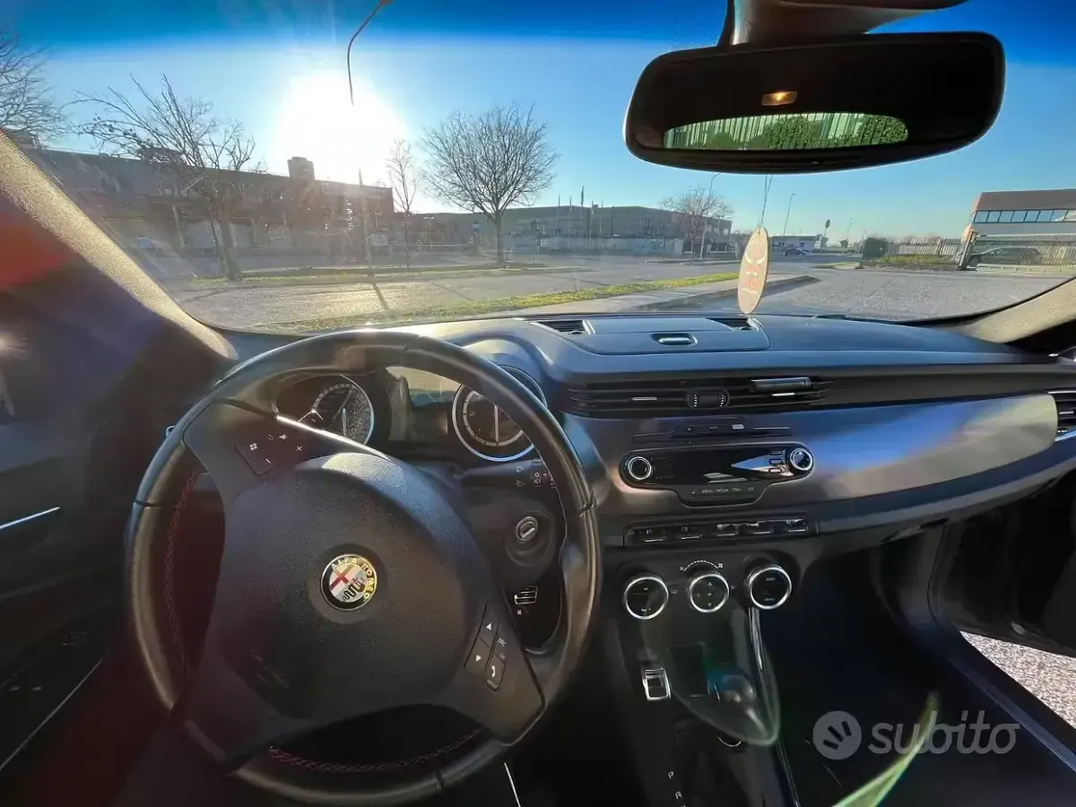 Usata Alfa Romeo Giulietta 170 CV (125 kW) 2013 Grigio Utilitaria