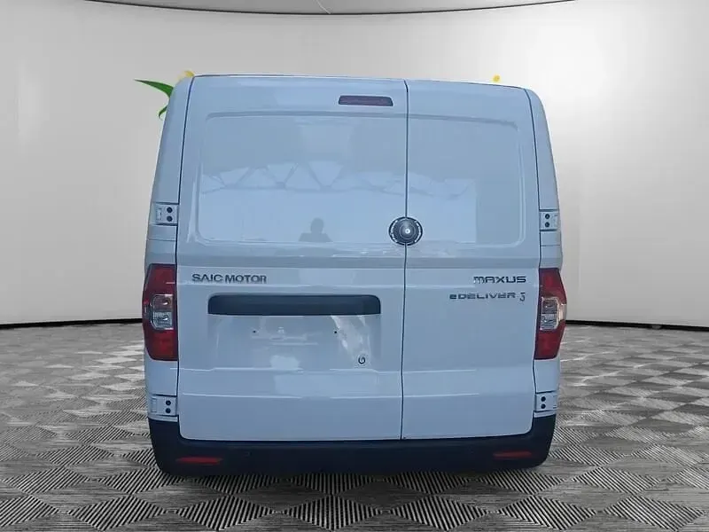 Nuova Maxus eDeliver 3 117 kW (160 CV) 2025 Bianco Furgone