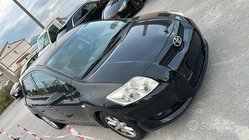 Nero Usata 2007 Toyota Auris Berlina | 2000 € (Buon prezzo) - Immagine 1/4