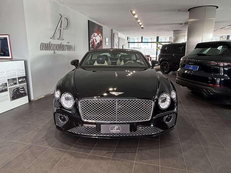 Usata Bentley Continental GT Convertible Mulliner 635 CV (467 kW) 2019 Beluga (solid) Cabrio