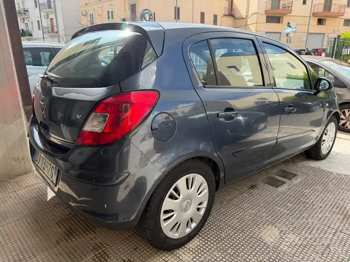 Usata Opel Corsa Cosmo 80 CV (58 kW) 2007 Blu Utilitaria