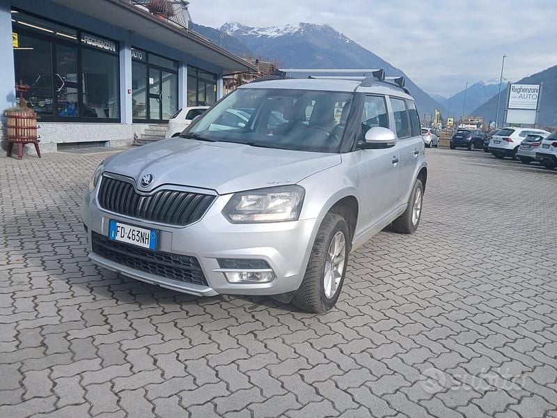 Usata Skoda Yeti Outdoor Ambition 110 CV (80 kW) 2016 Grigio SUV