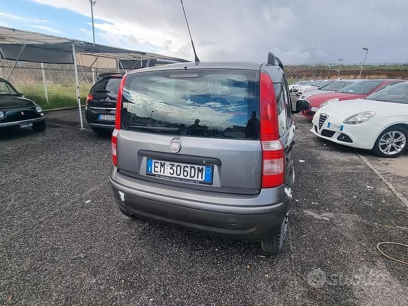 Usata Fiat Panda Dynamic 69 CV (50 kW) 2012 Grigio Utilitaria