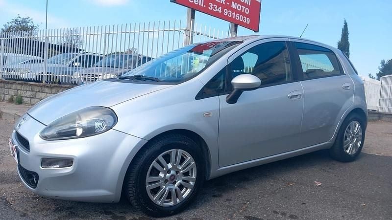 Usata Fiat Punto Lounge 85 CV (62 kW) 2015 Grigio Berlina