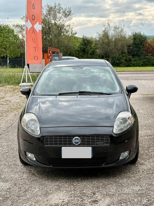Usata Fiat Grande Punto Dynamic 75 CV (55 kW) 2006 Utilitaria
