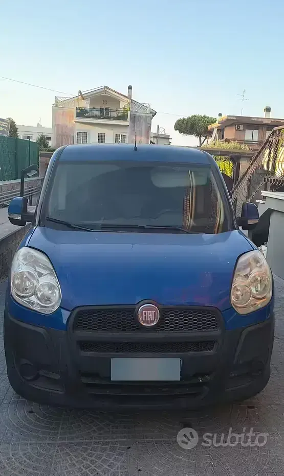 Usata Fiat Doblò 95 CV (69 kW) 2015 Bluazzurro Monovolume