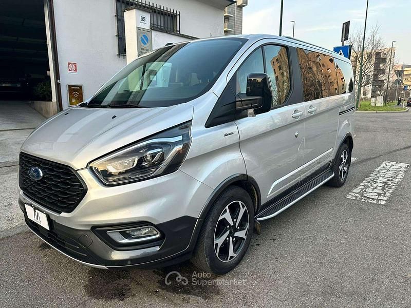 Usata Ford Tourneo Active 170 CV (125 kW) 2022 Grigio moondust metallizzato Monovolume