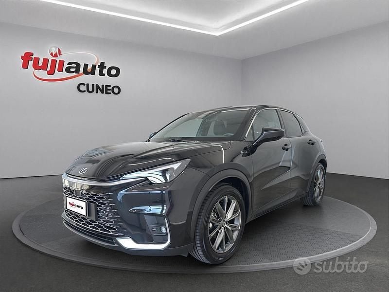 Nero Usata 2024 Lexus LBX SUV | 34.400 € (Ottimo prezzo) - Immagine 1/4