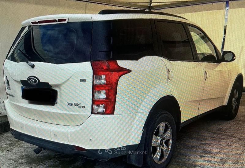 Usata Mahindra XUV500 140 CV (102 kW) 2016 Bianco SUV