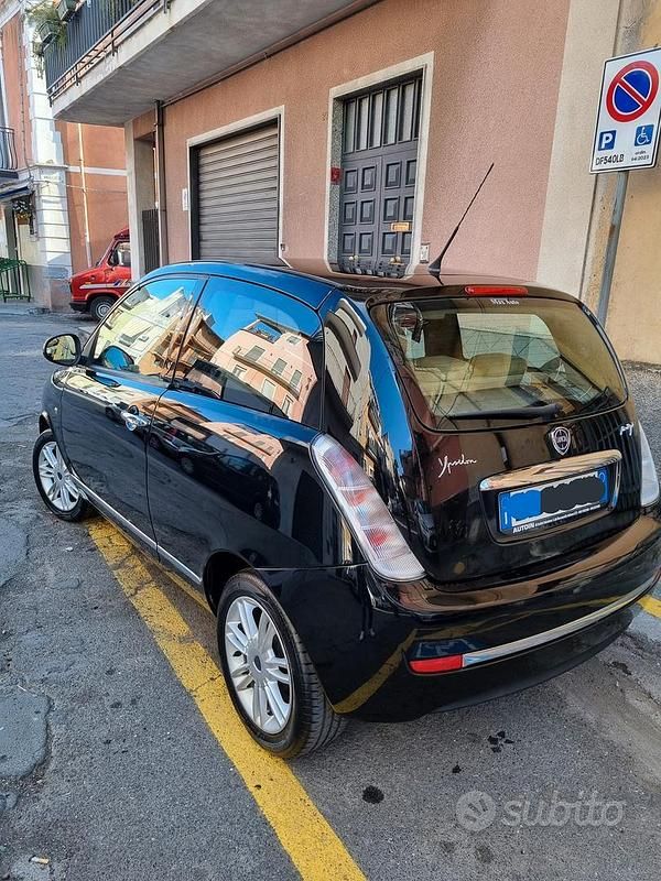 Usata Lancia Ypsilon 75 CV (55 kW) 2010 Nero Utilitaria