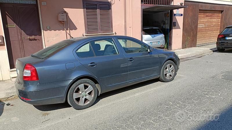 Usata 2009 Skoda Octavia Ambition Tre volumi | 2000 € (Buon prezzo) - Immagine 1/4