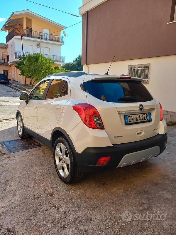 Usata Opel Mokka 140 CV (102 kW) 2014 Bianco SUV