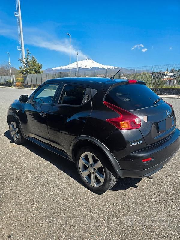 Usata Nissan Juke Tekna 117 CV (86 kW) 2011 Nero SUV