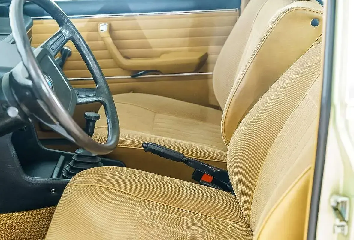 Usata BMW 518 Efficient Dynamics 90 CV (66 kW) 1978 Grigio Berlina