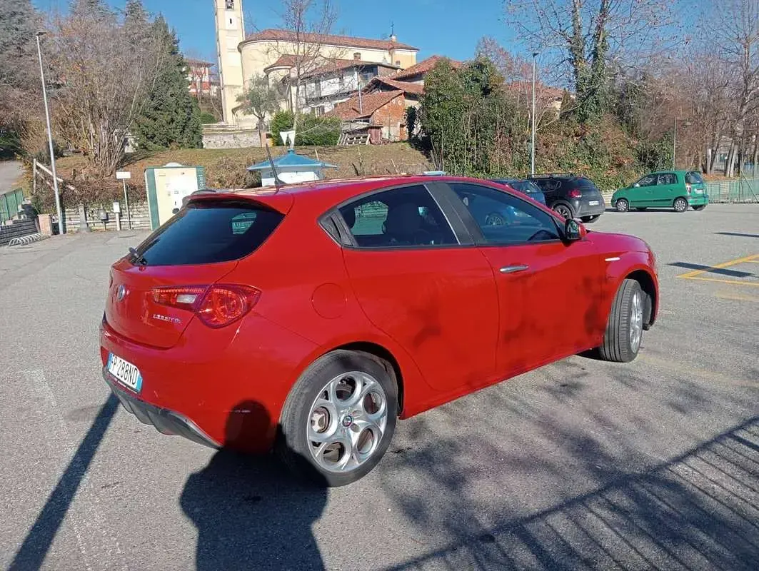 Usata Alfa Romeo Giulietta Super 120 CV (88 kW) 2018 Rosso Utilitaria